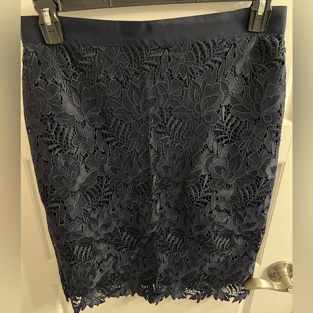 Ann Taylor Navy Floral Lace Pencil Skirt